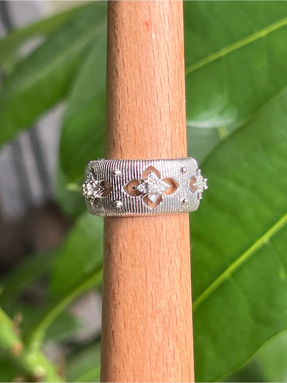 Sterling Silver Floral Cutout Filigree Wide Band Ring w/Accent Stones,adjustable